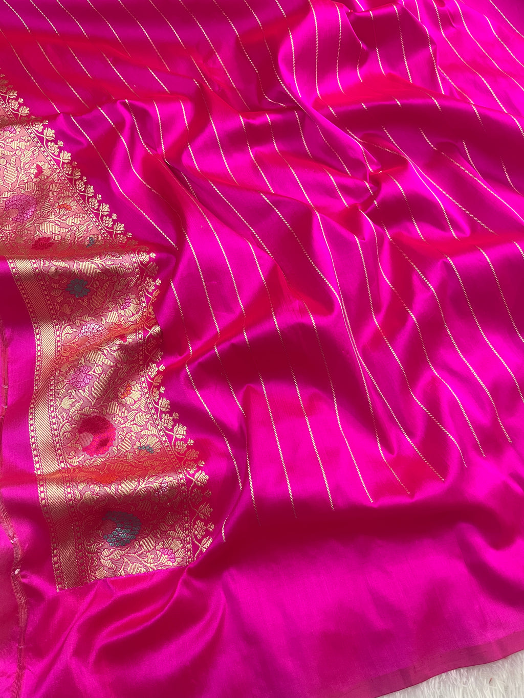 Rangkat Banarasi Handloom Pure Katan Silk Saree Pure Golden Zari Work