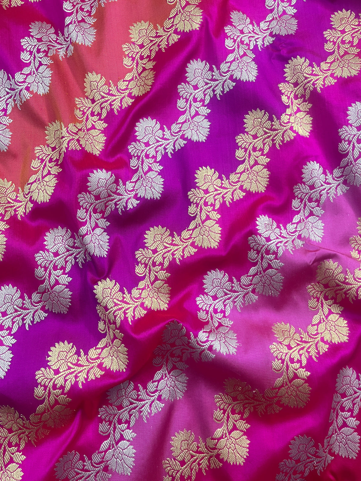 Rangkat Banarasi Handloom Pure Katan Silk Saree Pure Golden Zari Work