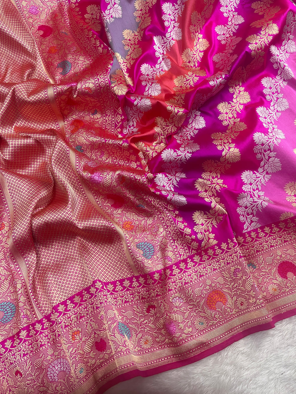 Rangkat Banarasi Handloom Pure Katan Silk Saree Pure Golden Zari Work