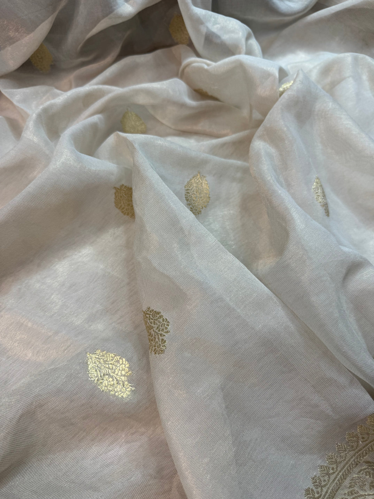 Natural Pure Khaddi Tissue Chiffon Water & Roopa Zari Meenakari Banarasi Saree